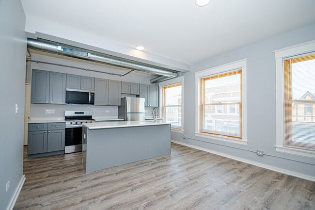 property at 141 S Oak Park Ave