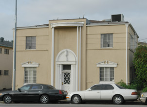 1617 Hillhurst Ave in Los Angeles, CA - Building Photo - Building Photo