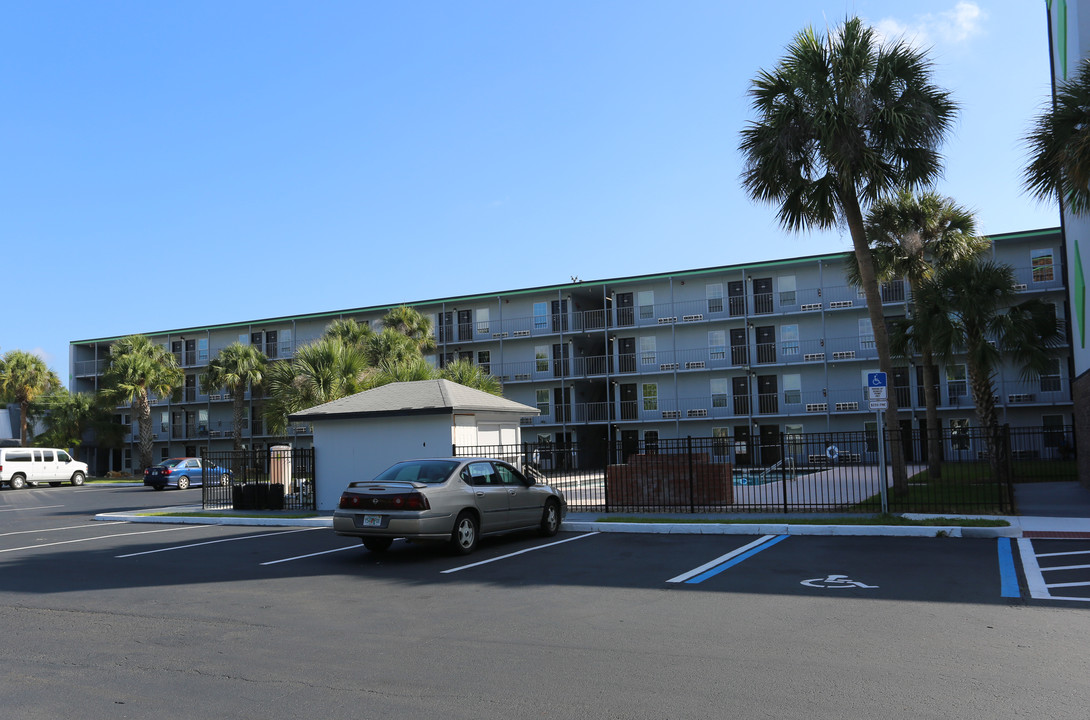 Remington Apartments in Kissimmee, FL - Foto de edificio