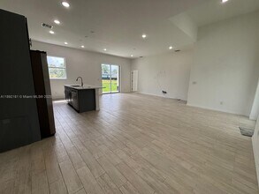 1018 Maddock St E in Lehigh Acres, FL - Building Photo - Building Photo