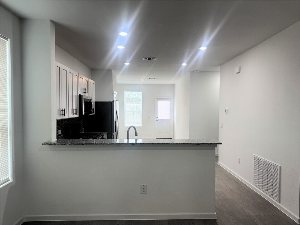 519 Louis Ln in Cove, TX - Building Photo