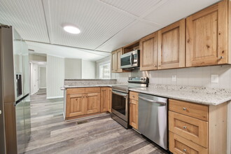 39510 Sunburst Dr in Dade City, FL - Building Photo - Building Photo