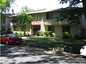 1421 D St in Sacramento, CA - Building Photo - Building Photo