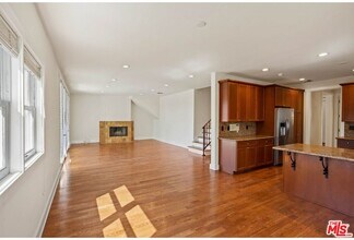 1132 W Edgeware Rd in Los Angeles, CA - Building Photo - Building Photo