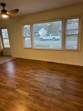 615 Barton St in Tonganoxie, KS - Building Photo - Building Photo