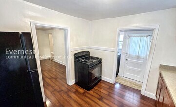 605 E Santa Inez Ave in San Mateo, CA - Building Photo - Building Photo