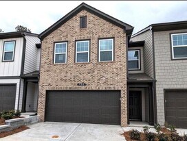 716 Vallin St in Cumming, GA - Building Photo