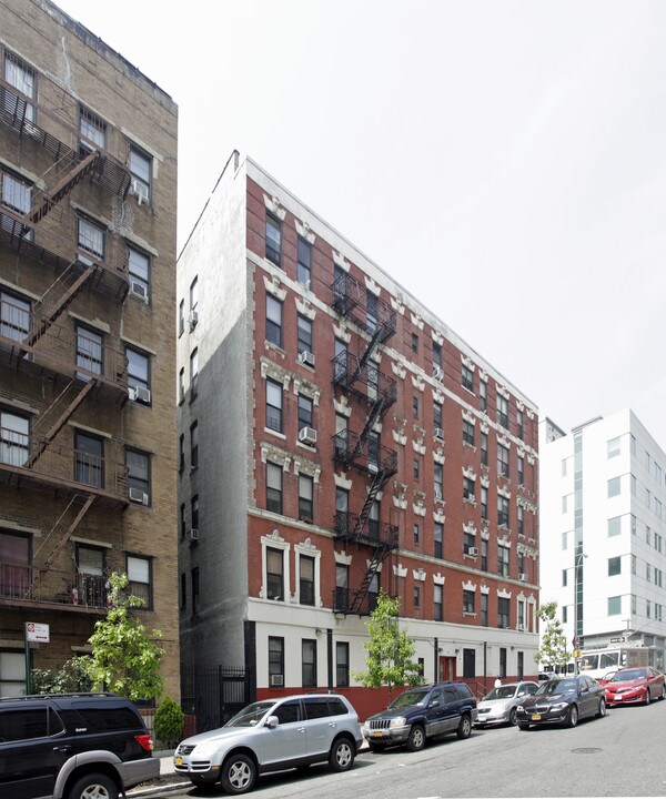 McKenna Square Houses in New York, NY - Building Photo