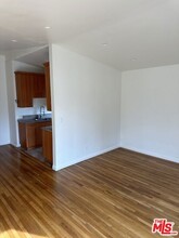 1146 Gordon St, Unit 2 in Los Angeles, CA - Building Photo - Building Photo