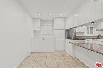 2354 Fletcher Dr in Los Angeles, CA - Building Photo - Building Photo