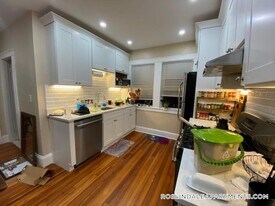 3961 Washington St, Unit 3L in Boston, MA - Building Photo