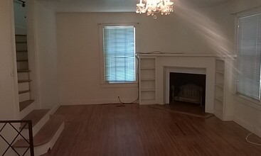 128 E Wyandotte St in Shreveport, LA - Foto de edificio - Building Photo