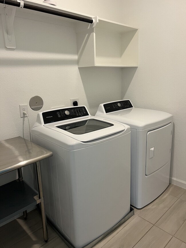 property at 5406 Holly Hvn Ct