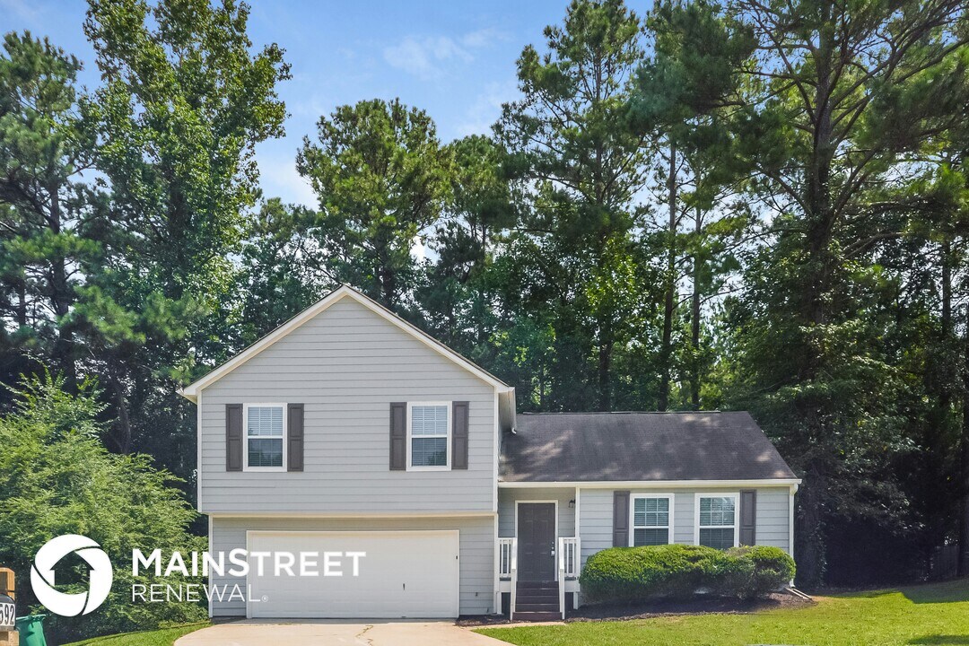 592 Pinnacle Point in Lithonia, GA - Foto de edificio