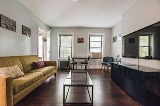 24 Hart St in Brooklyn, NY - Building Photo - Building Photo