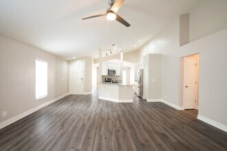 3014 Summer Cruise Dr in Valrico, FL - Building Photo - Building Photo