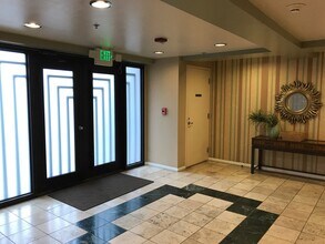 11124 Burbank Blvd in Los Angeles, CA - Building Photo - Building Photo