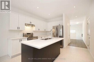 407 Northglen Blvd in Bowmanville, ON - Building Photo - Building Photo