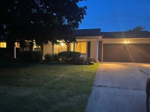 87 Carter Ave in Troy, MI - Foto de edificio - Building Photo