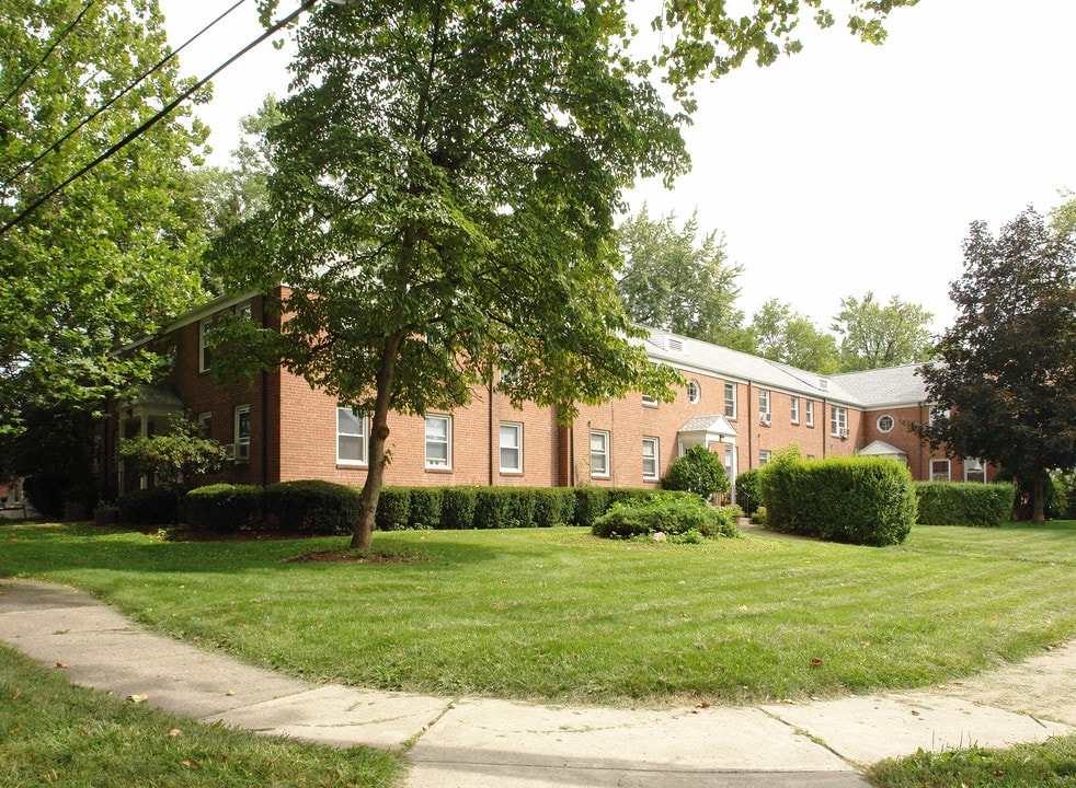 The Beacon in West Hartford, CT - Building Photo