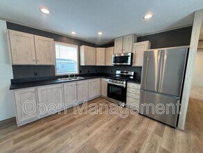 725 S 12th St in Bismarck, ND - Building Photo - Building Photo