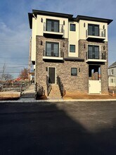 85 W High St, Unit 2F in Somerville, NJ - Foto de edificio - Building Photo