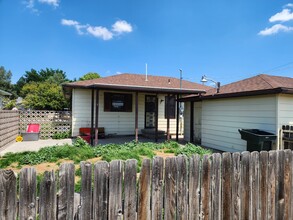 1409 Spruce St in Sidney, NE - Foto de edificio - Building Photo