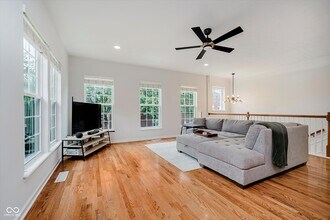 755 Ivy Ln in Carmel, IN - Foto de edificio - Building Photo