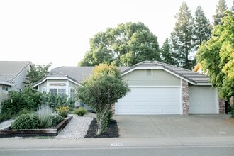 2120 Boyden Dr in Lincoln, CA - Building Photo - Building Photo