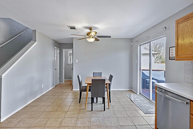 180 Spring Branch Loop in Kyle, TX - Foto de edificio - Building Photo