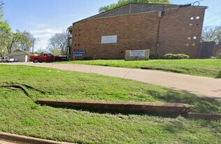 222 S Church St, Unit 6 in Palestine, TX - Building Photo