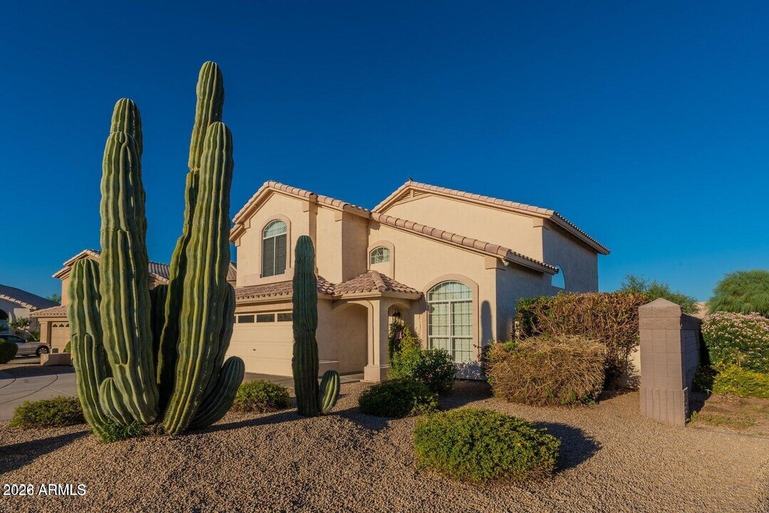 16223 N 10th Ave in Phoenix, AZ - Building Photo
