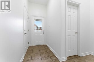 123 Silvermoon Crescent in Ottawa, ON - Building Photo - Building Photo