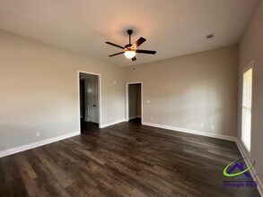 202 Gunnison Way in Kathleen, GA - Building Photo - Building Photo