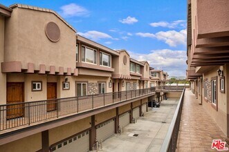 5241 Colodny Dr in Agoura Hills, CA - Building Photo - Building Photo