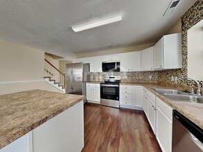 4924 Lighthouse Ct in Winston-Salem, NC - Building Photo - Building Photo