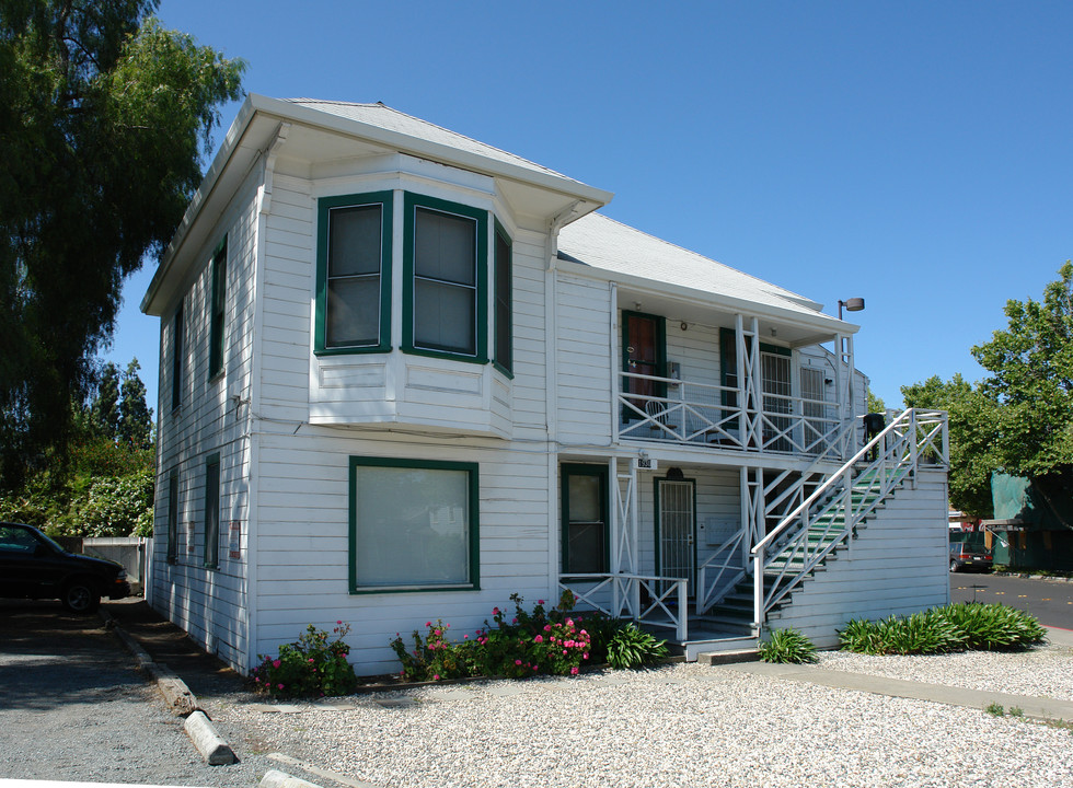 1930 Concord Ave in Concord, CA - Building Photo