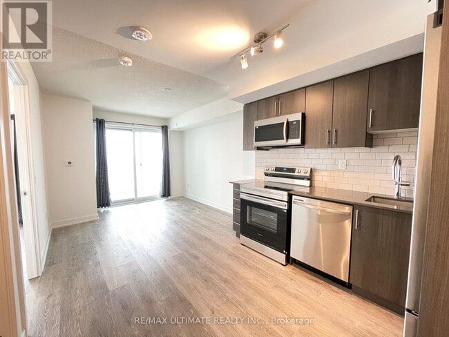 1010 Sandy Beach Rd in Pickering, ON - Building Photo - Building Photo