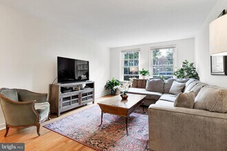 3000 S Columbus St in Arlington, VA - Building Photo - Building Photo