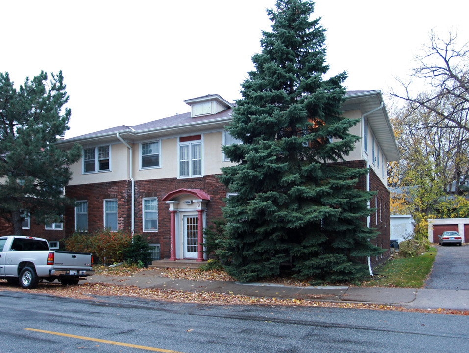 Lake Harriet Properties in Minneapolis, MN - Foto de edificio