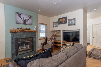 910 Powder Valley Ln in Driggs, ID - Building Photo - Building Photo