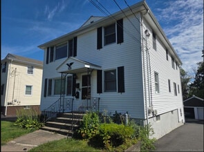 985 Slater Rd in New Britain, CT - Building Photo - Building Photo