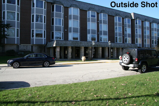 property at 2500 Windsor Mall