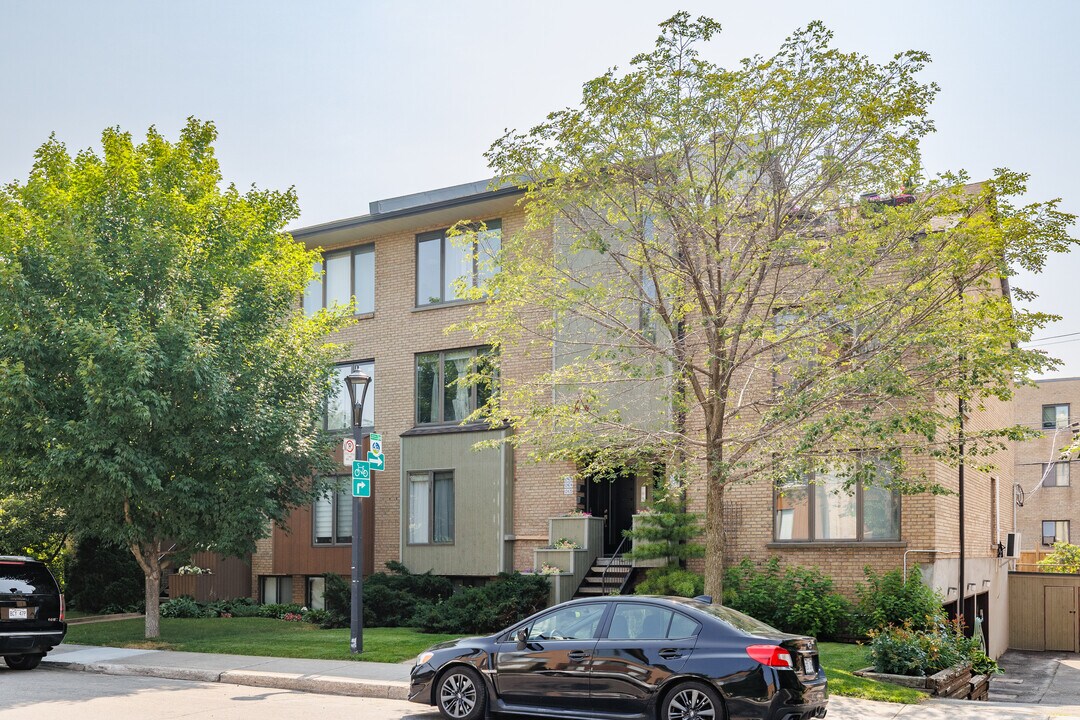 12400 Odette-Oligny in Montréal, QC - Building Photo