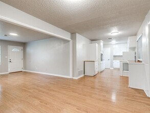 1617 Avondale Dr in Norman, OK - Building Photo - Building Photo