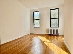 414 E 83rd St in New York, NY - Building Photo - Building Photo