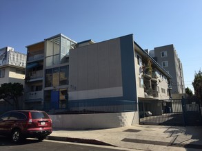 710 S St Andrews Pl in Los Angeles, CA - Building Photo - Building Photo