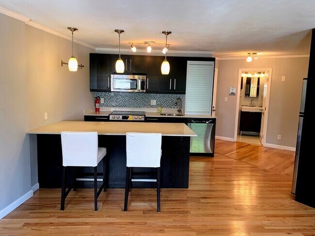 348 Franklin St, Unit 2A in Cambridge, MA - Building Photo - Building Photo
