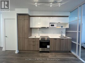 159 Wellesley St E in Toronto, ON - Building Photo