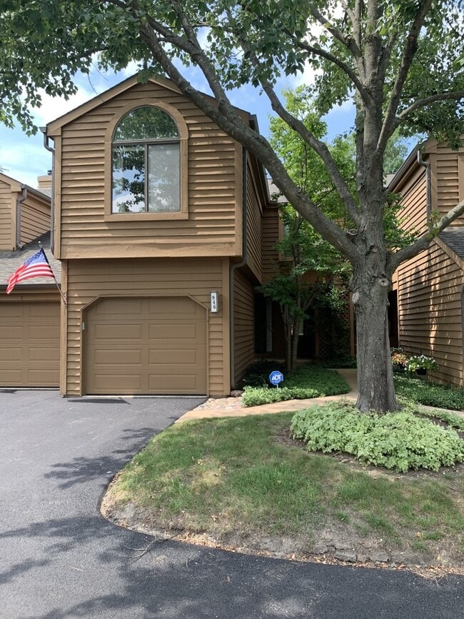 property at 946 Shoreline Rd